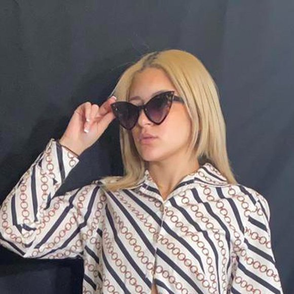 Miss Kitty Cat Eye Shaped black marble large frames. - Picture 2 of 4